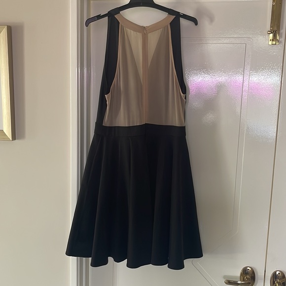 Black cocktail Marciano by Guess dress size 10 - Picture 2 of 3
